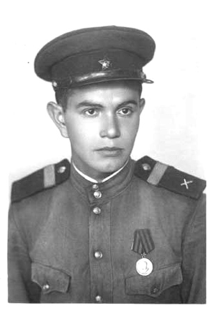 Мой отец в 1946 году, перед демобилизацией из армии