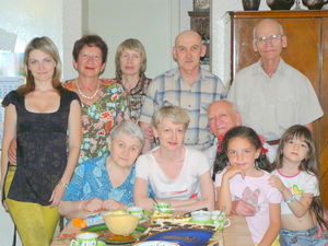 Большая семья. Гарик Берх с женой, детьми, внучками и семьей сестры